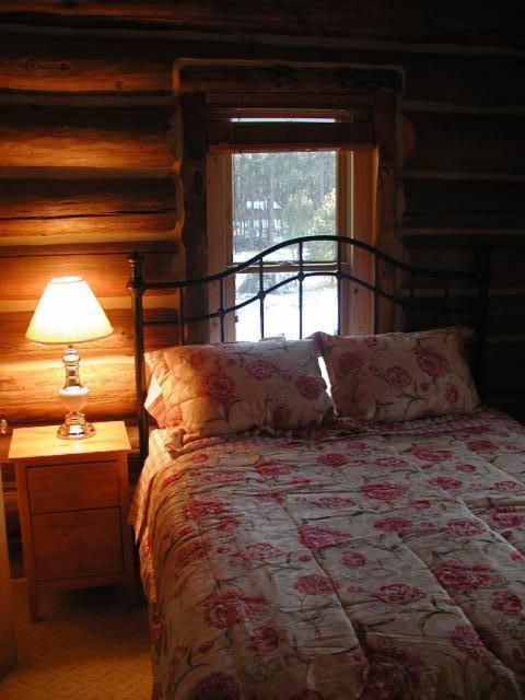 Renegade Log Cabin Къстър Екстериор снимка